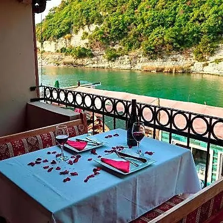 Carpediem فندق آغفا